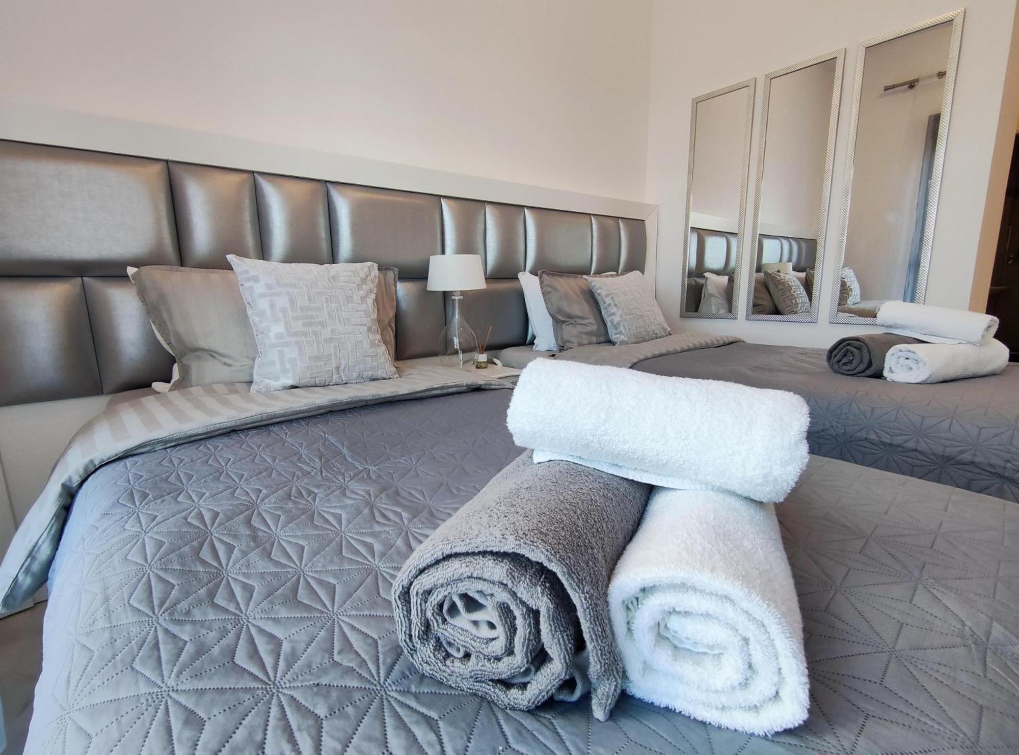 Appartamento Luxury Duplex Infinity Pool Ehhouse Estepona Esterno foto